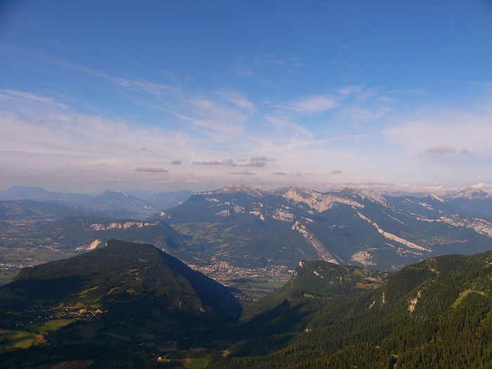 Vue sur la chartreuse, avec la dent de Moirans devant