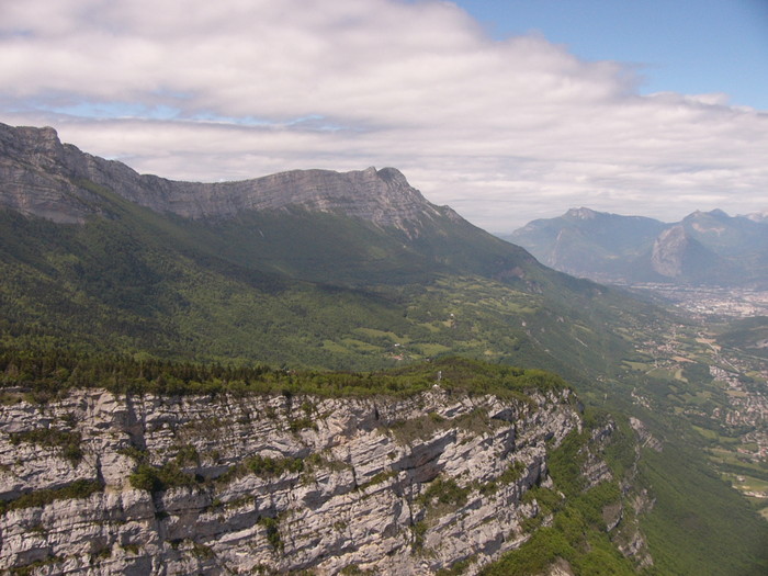 Le plateau de St Ange, et au dessus, le Moucherotte