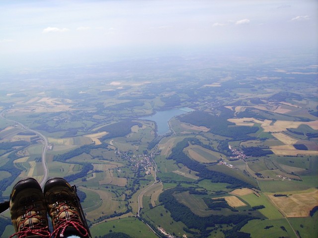 A droite le lac de Grobois