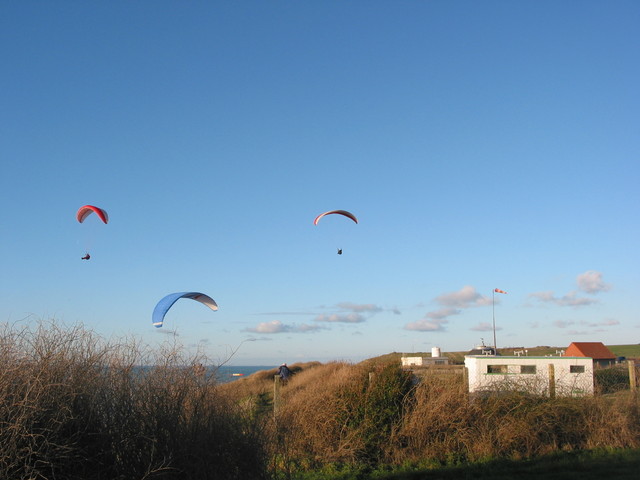 Klaus au loin seul et tranquille au phare