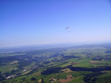 au fond on distingue un peu le Mont Blanc