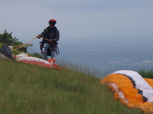 Charly se prepare.. et ma voile a cote...
Fortin 22 juillet 2007