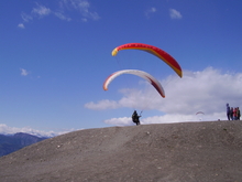 On peut comparer le profil d'une aile de course et une aile d'acrobatie !