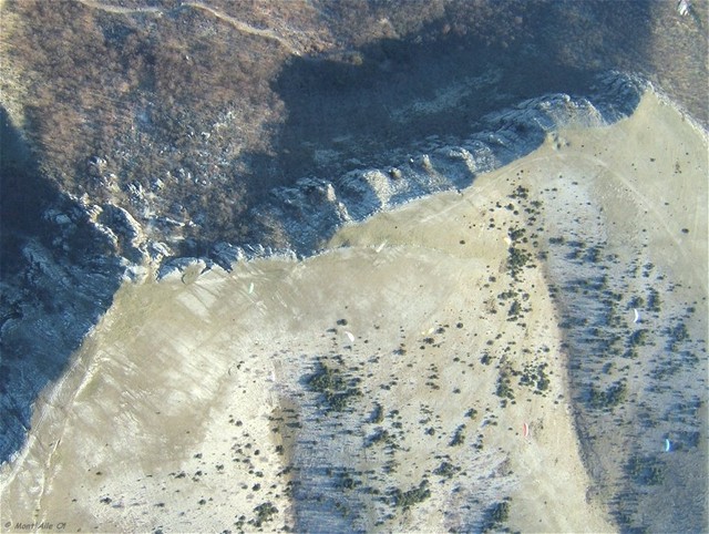 Vue verticale de la Montagne de Buc, Sederon (26) - Mai 2008