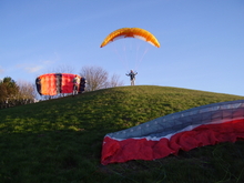 entre temps olivier et Sylvain nous "narguaient" avec une skim et un parachute de saut !