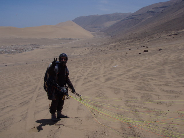 Je ne suis pas seul a aterrir derrriere la dune... Philip Maltry au RdV !