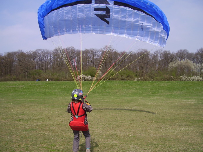 Pablo avec sa voile de gonflage !