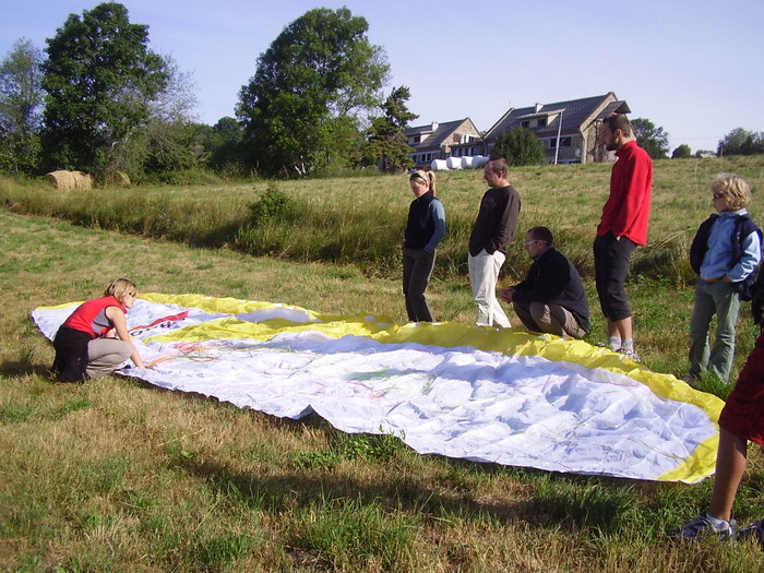 Laurence "explique" le parapente