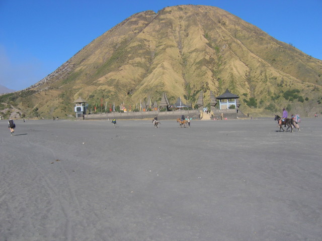 le temple au pied du batok